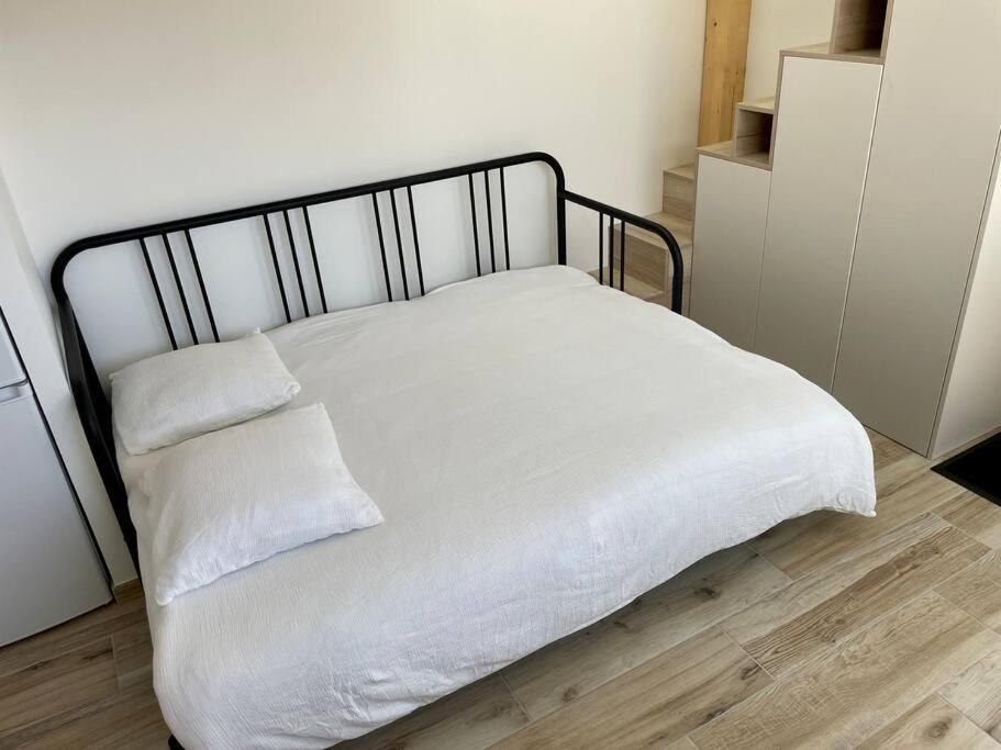 Studio Independant 4 Personnes Pisany 외부 사진